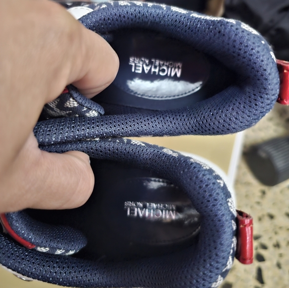 Michael Kors Sneakers - Picture 2 of 6